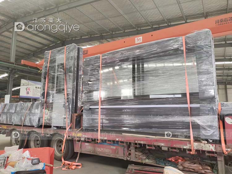 上海智能候車亭第二批次發貨