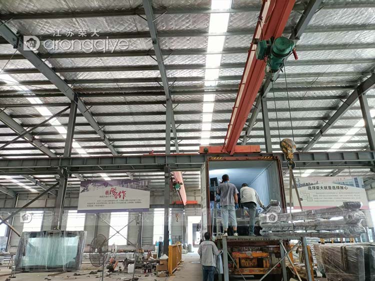 公交候車亭成功發往德國配圖一 公交候車亭成功發往德國配圖一